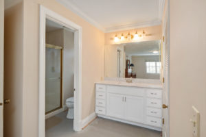 bathroom of house listing for sale in wentzville mo
