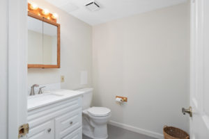 bathroom in home for sale in wentzville mo